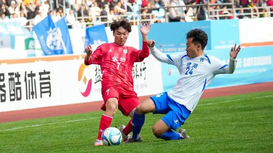 欧冠对决：拜仁慕尼黑 VS AC米兰
